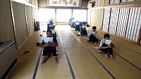 関東より修学旅行にて坐禅体験をされました。