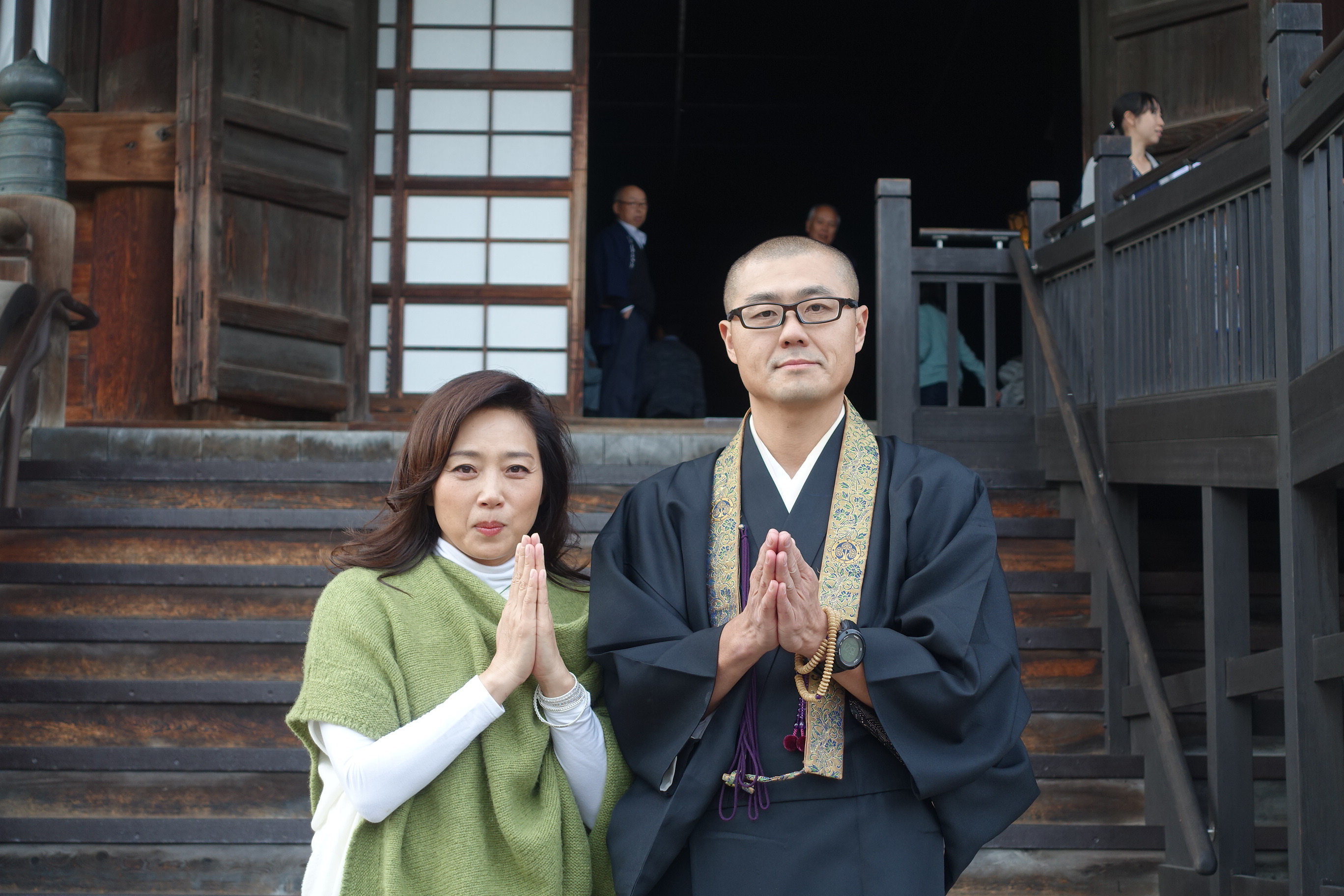 女優の藤吉久美子さんが 旅番組にて善光寺を訪れました 当院住職が番組出演させて頂きました 是非 お楽しみくださいませ 歴史の道 歩き旅 紅葉と秋の味覚たくさんの長野を歩き旅 11 18 金 7 30 8 00 30分 テレビ東京 Ch 7 信州善光寺永代宿坊 玉照 女優の藤吉久美子さんが 旅番組にて善光寺を訪れました 当院住職が番組出演させて頂きました 是非 お楽しみくださいませ 歴史の道 歩き旅 紅葉と秋の味覚たくさんの長野を歩き旅 11 18 金 7 30 8 00 30分 テレビ東京 Ch 7 信州善光寺永代宿坊 玉照