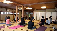 田中聡子師・清水裕子師による 「寺ヨガ」開催
