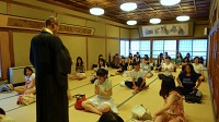 JR東京総合病院高等看護学園 様が善光寺参拝をされ、「お数珠づくり」体験・「坐禅」体験をされました。
