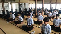 千葉県八千代市より中学生の皆様が、坐禅体験をされました。