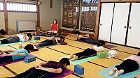 寺ヨガ(毎月第四土曜日開催) 日々の生活に活かせるヨガ ~正しい姿勢に導く~