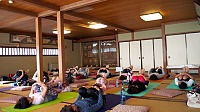 寺ヨガ(毎月第四土曜日開催) 秋の週末ヨガリトリートが2日間にわたり開催されました。